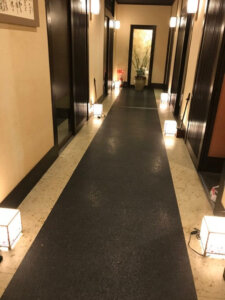 うなぎの徳永 富合店個室に行く廊下